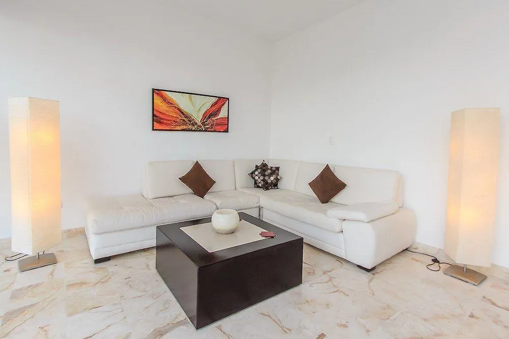 מלון פלאייה דל כרמן Casa Del Mar 3*,